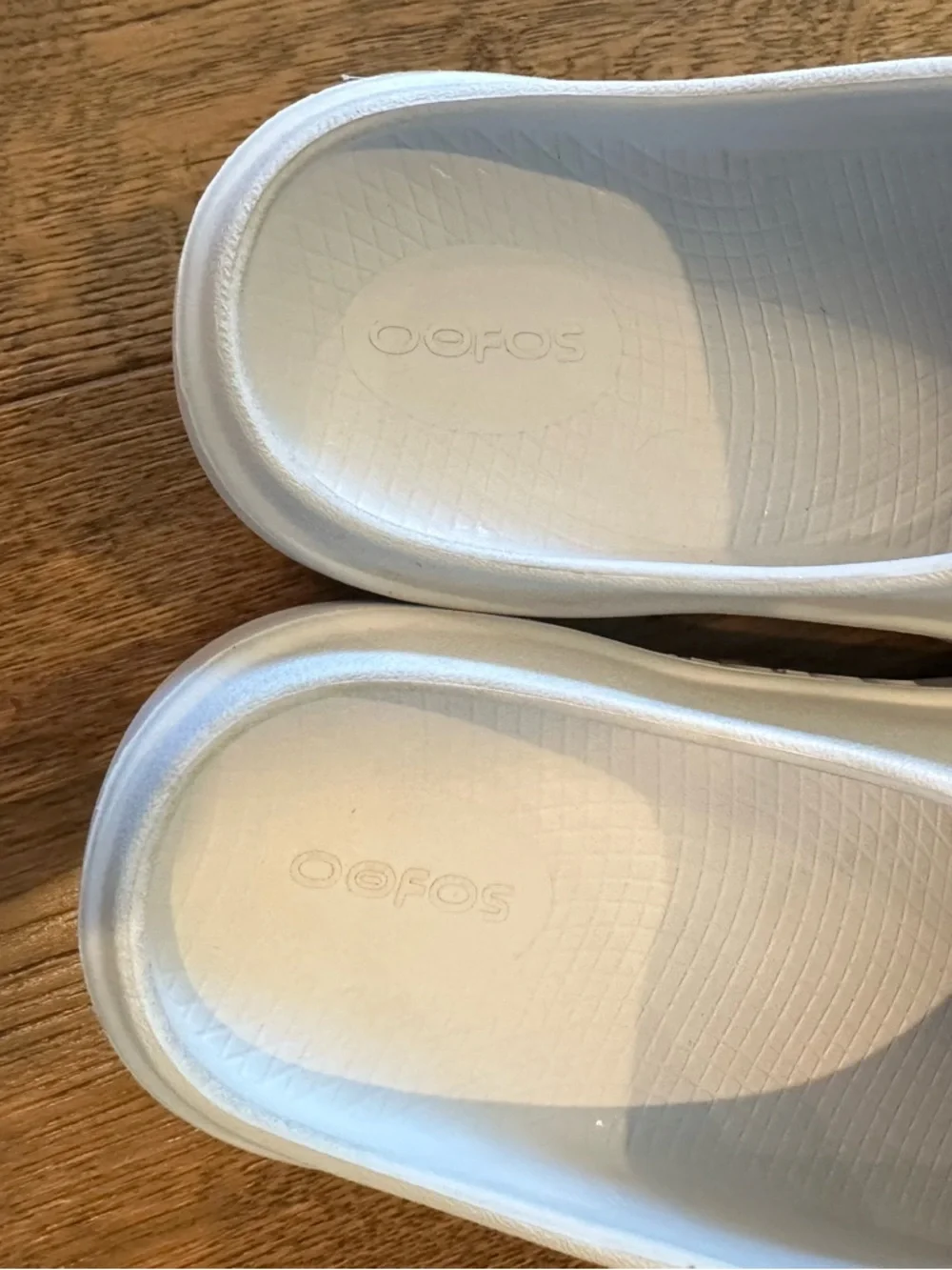 OOFOS - Picture 6 of 13